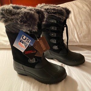 Khombu Winter Boots size 6